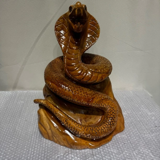 蛇香樟木整木雕刻