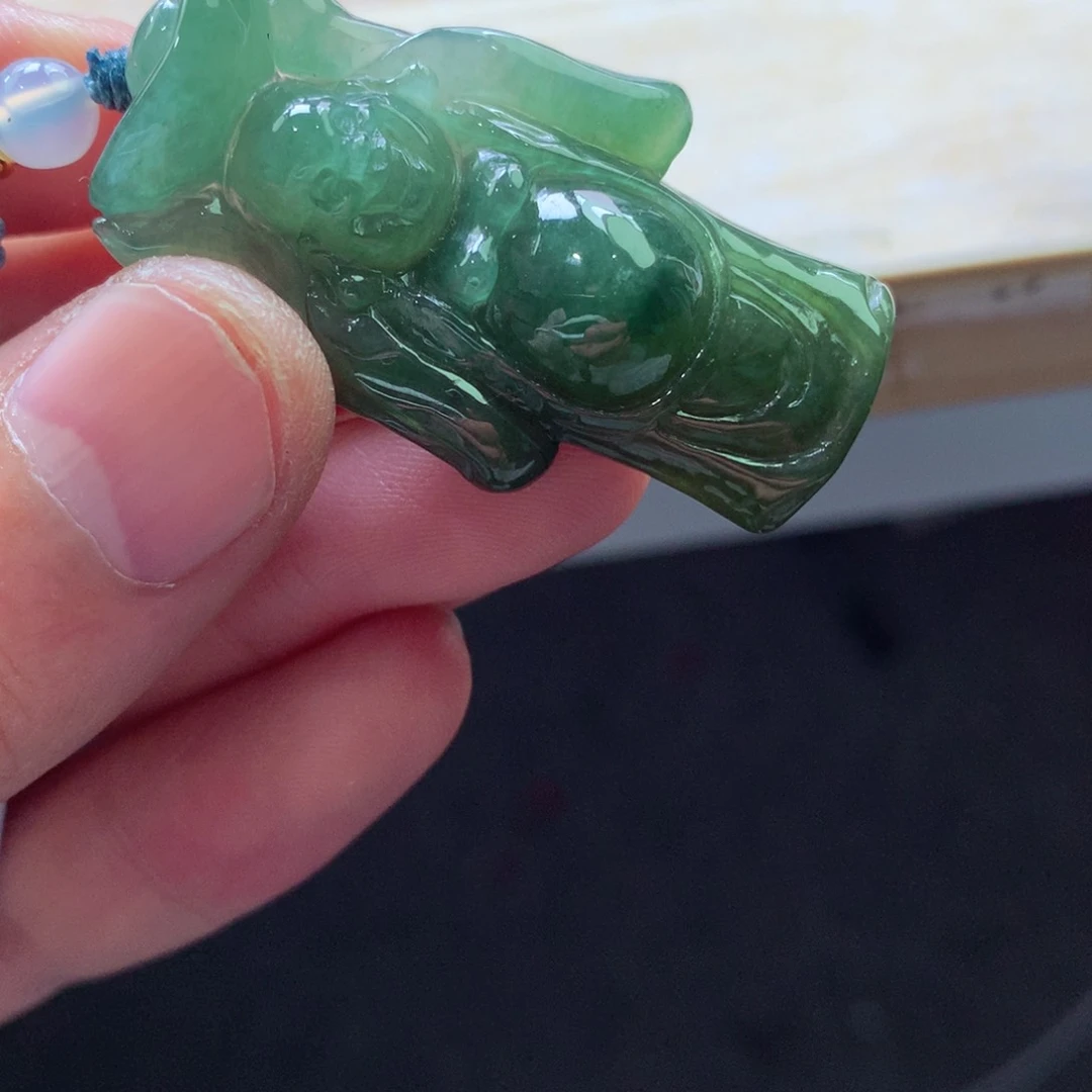 翡翠颈饰未镶嵌吊坠