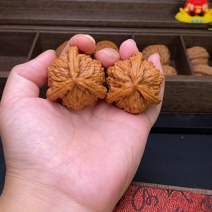 ****️把件文玩核桃白奔