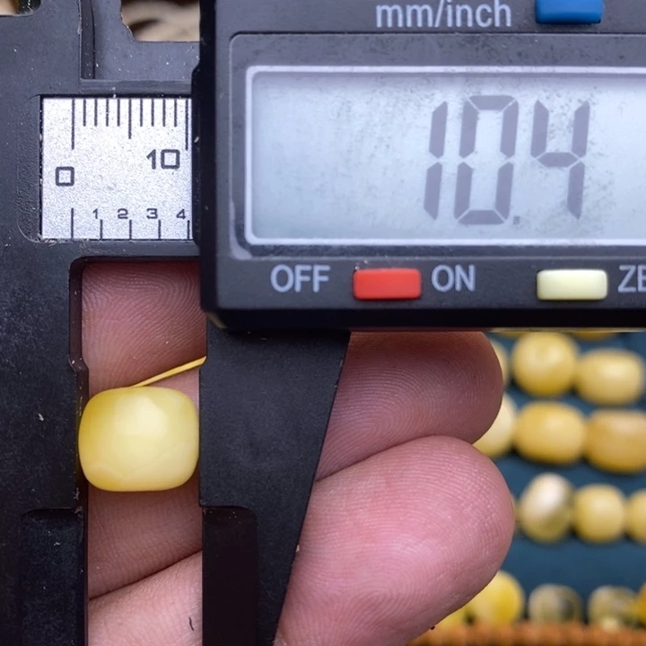 琥珀未镶嵌裸石32号10.4*9微瑕