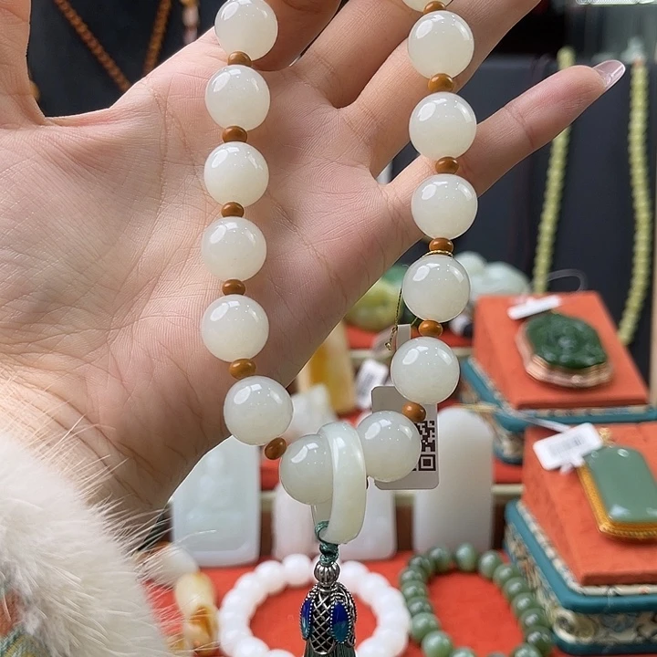 和田玉未镶嵌手串