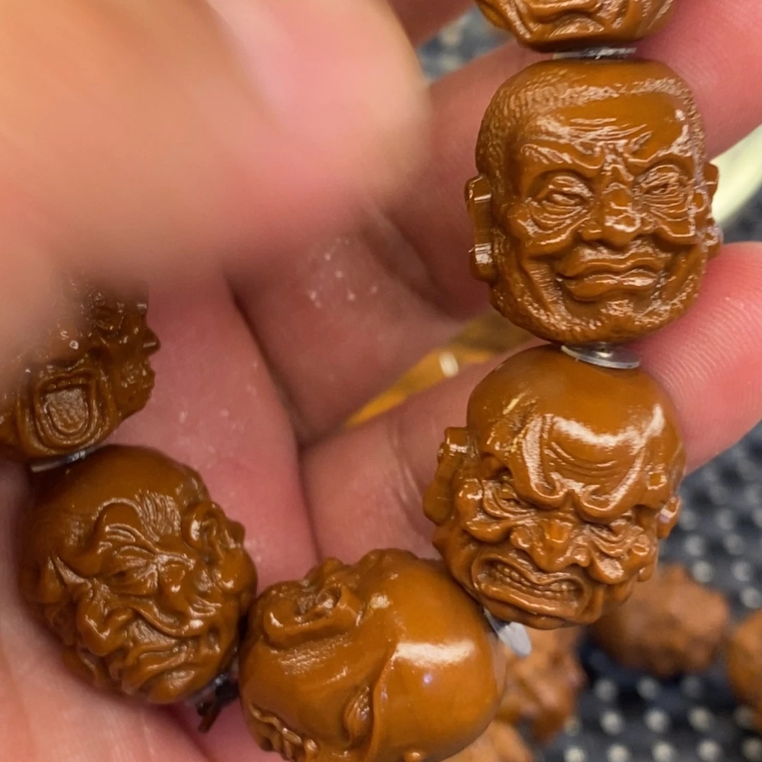 山鬼十八罗汉雕刻黄金树沉水核手串