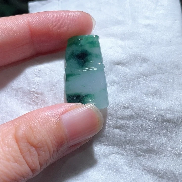 颈饰未镶嵌翡翠天