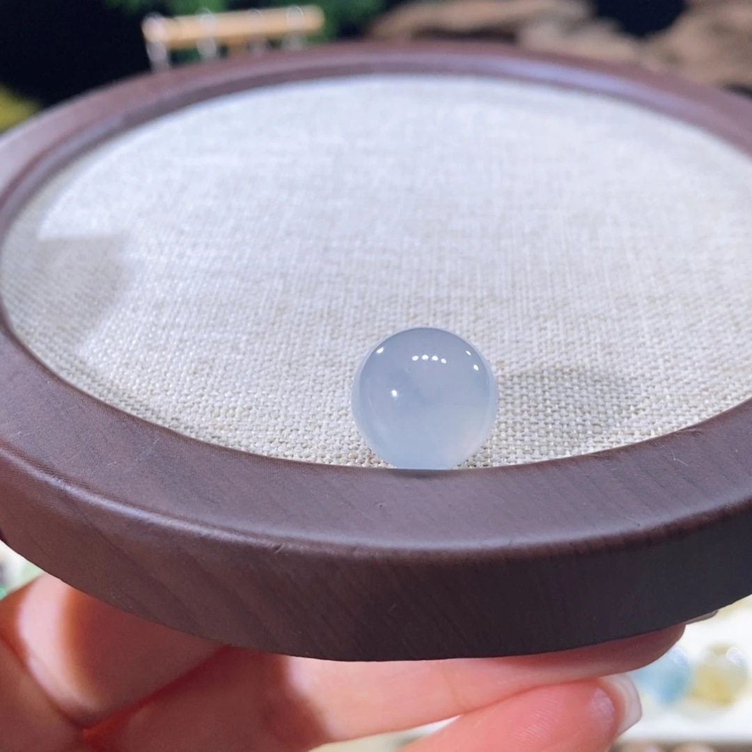 翡翠未镶嵌颈饰翡翠高冰淡蓝珠12.96