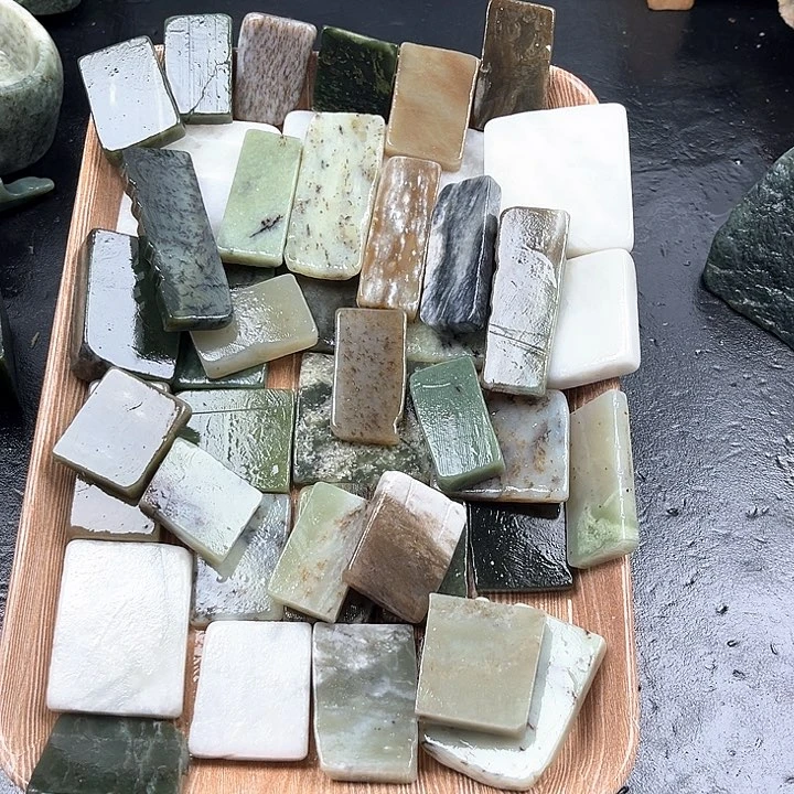 和田玉（糖玉）未镶嵌挂件博*歌