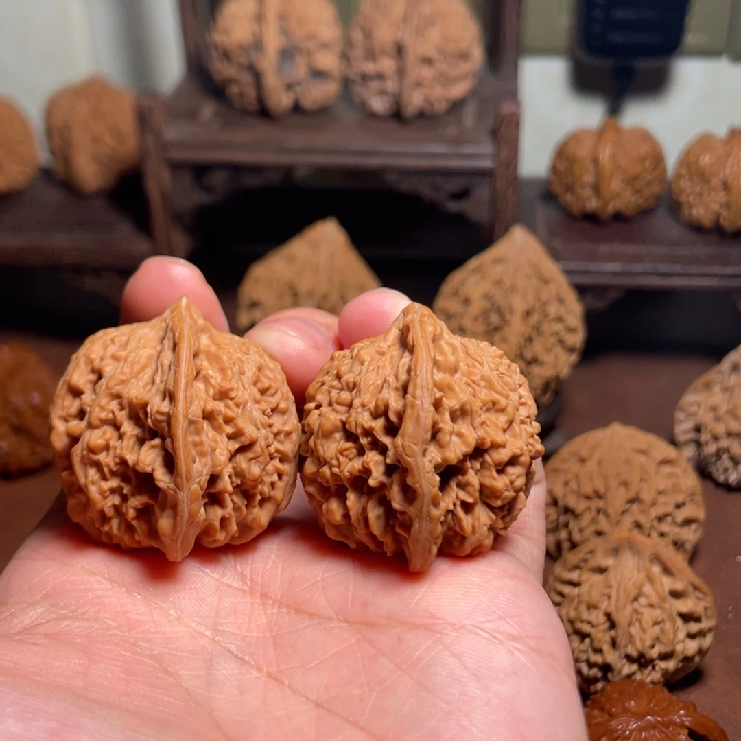 东***）文玩核桃吊坠满天星