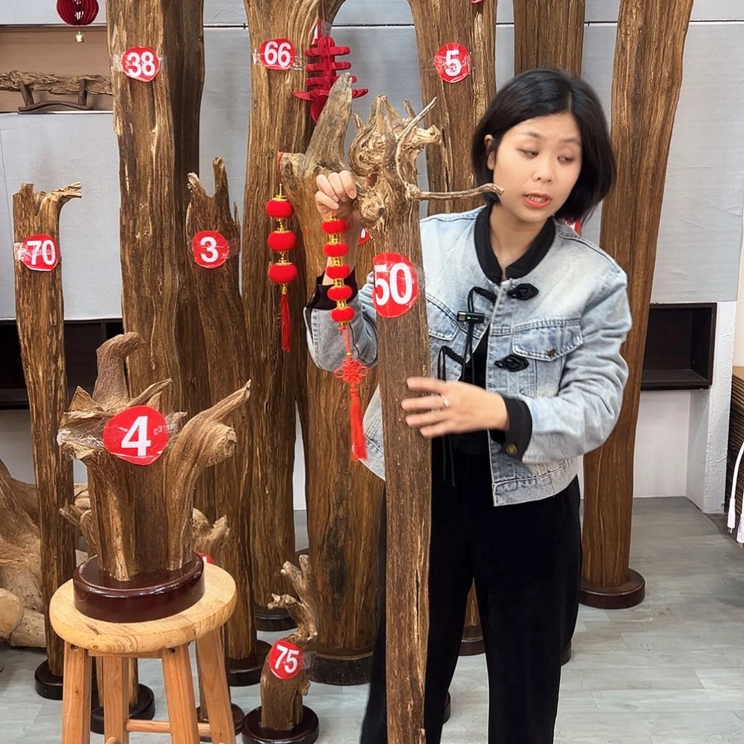 沉香摆件网****块沉香摆件
