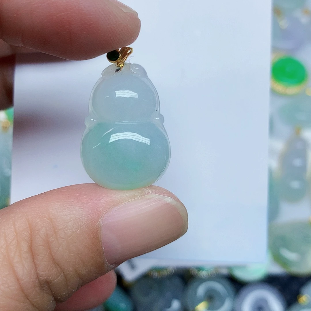 翡翠未镶嵌颈饰3567874