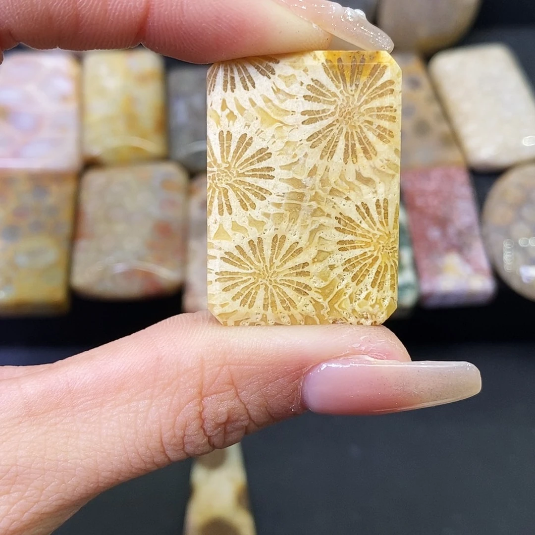 硅化玉颈饰合金一****?