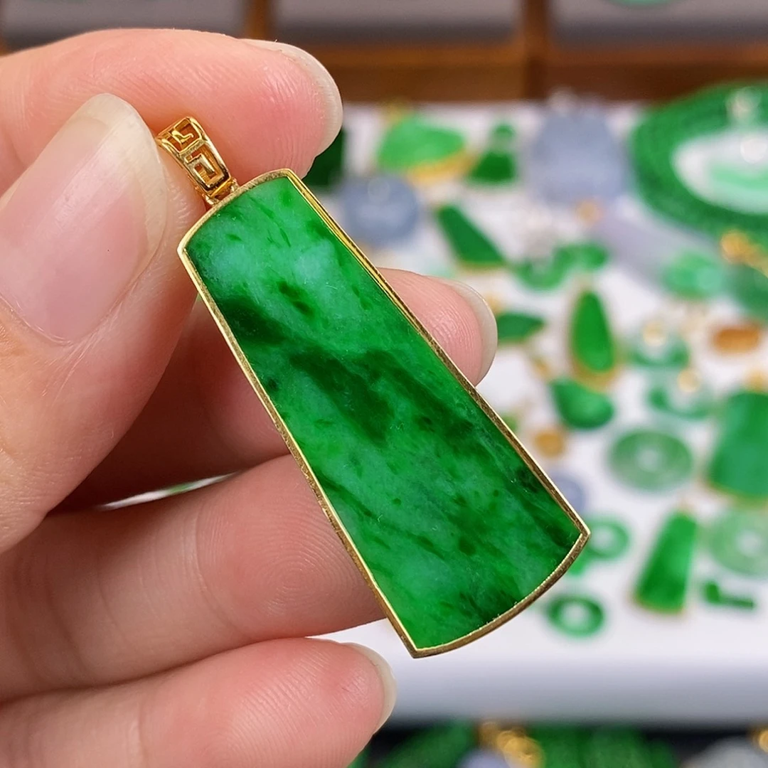 吊坠(不含链)18K金镶嵌翡翠