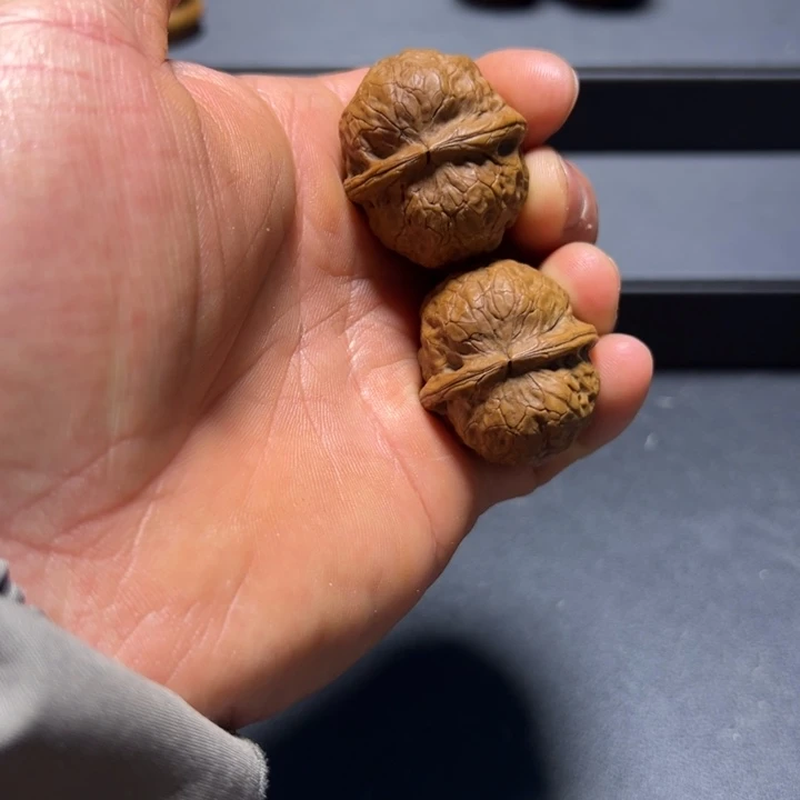 文玩核桃把件B圆牝珠34mm