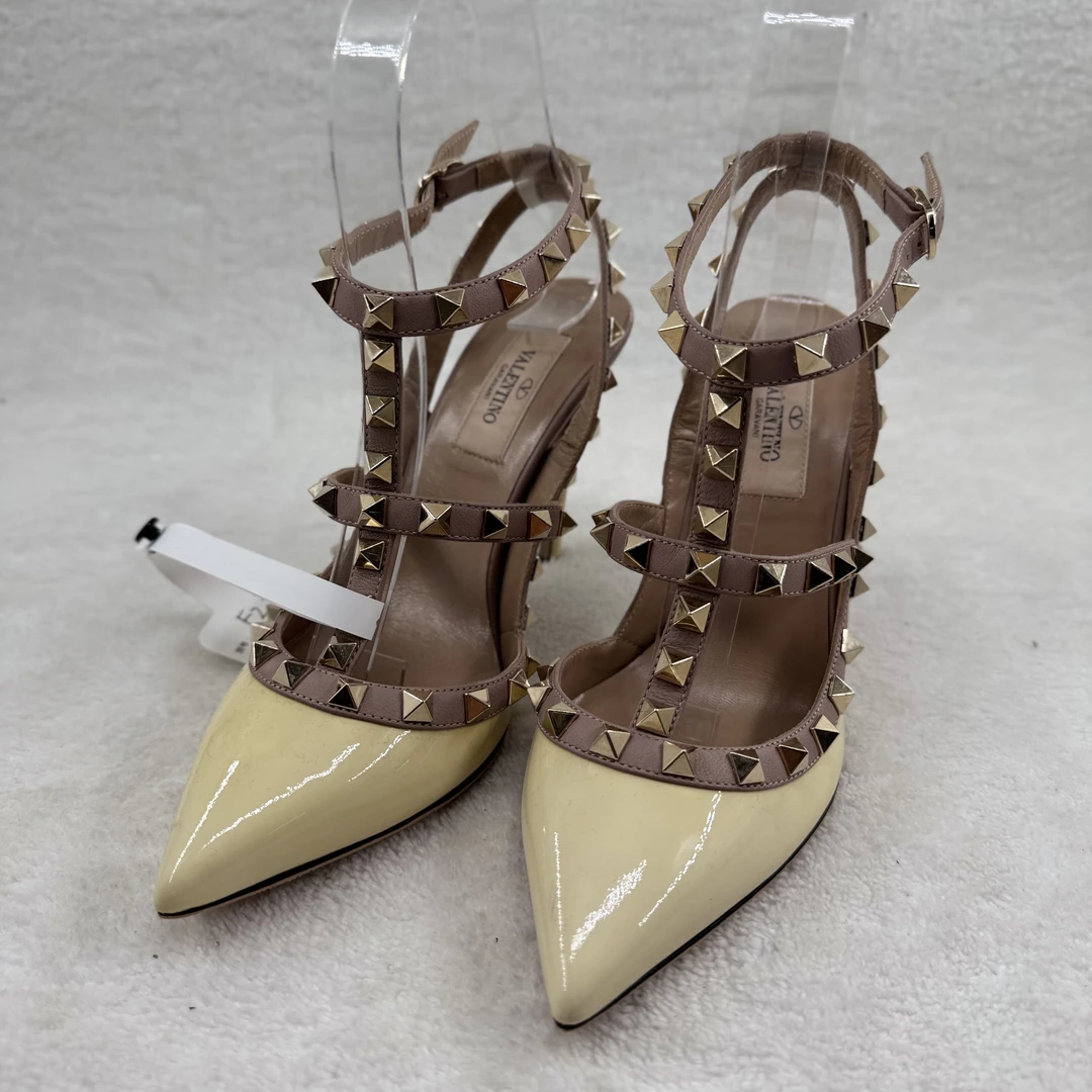 99新 Valentino/华伦天奴 小鸡黄双环铆钉高跟凉鞋/35.5码/FZ390