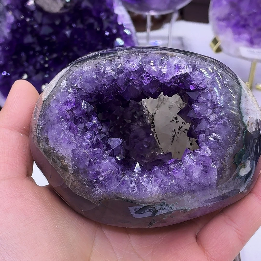 未镶嵌水晶大型摆件（非配饰）