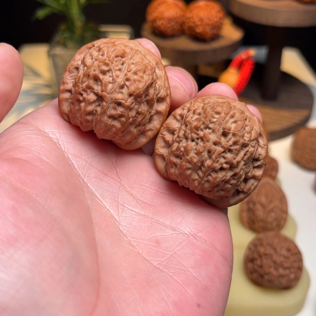 文玩核桃吊坠40无药血麒麟