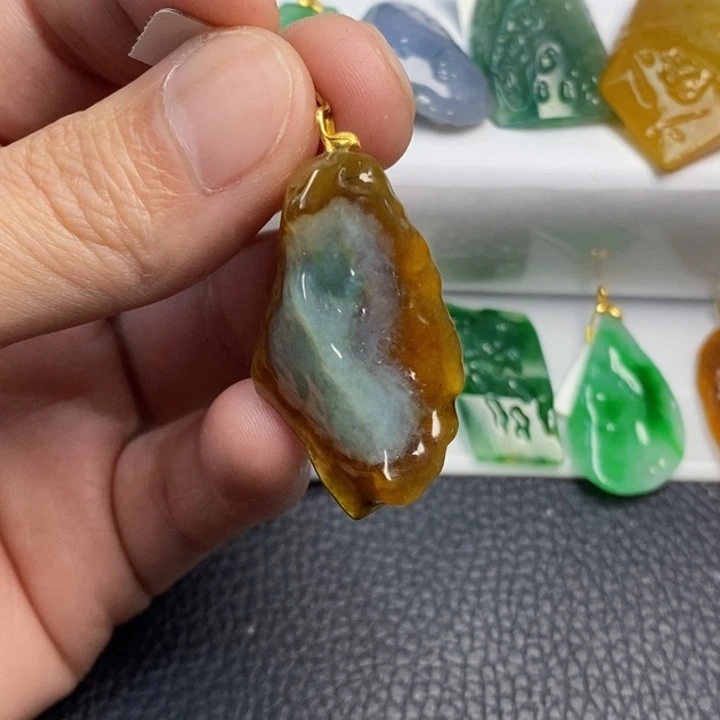 翡翠未镶嵌颈饰翡翠