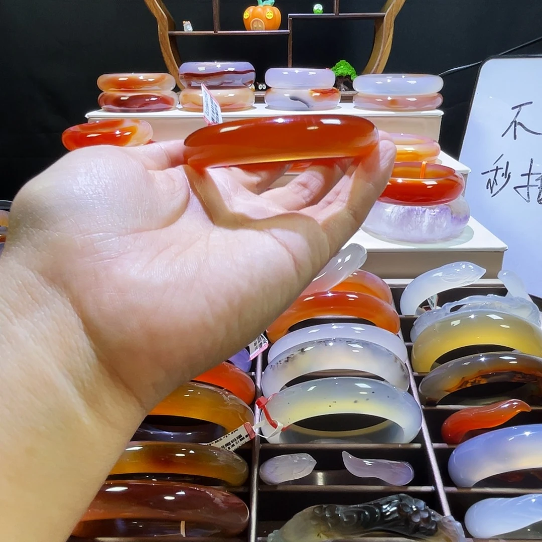 小****手镯玛瑙/玉髓未镶嵌