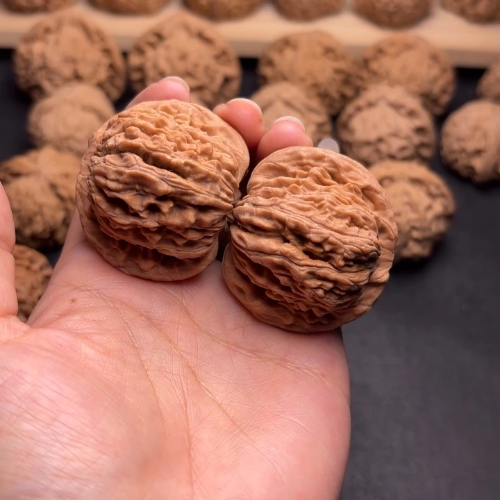 文玩核桃把件42四座楼克重43