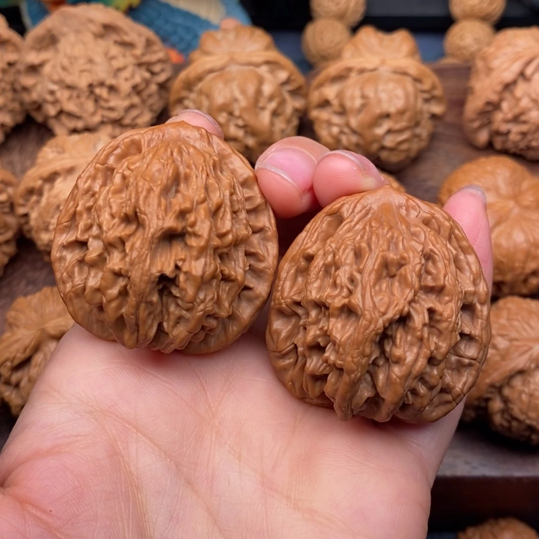 文玩核桃把件39全品，粗筋虎头