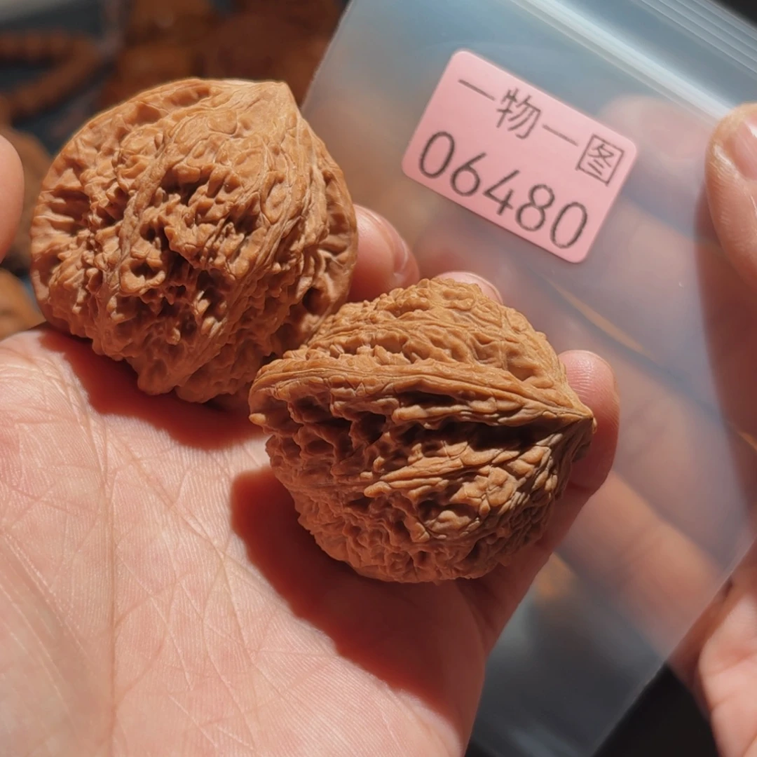 文玩核桃把件绣球