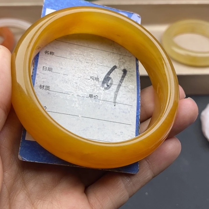 石英质玉未镶嵌手镯