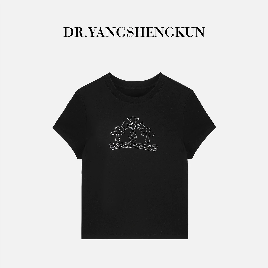 DR杨圣坤2025夏季梵文十字架烫钻简约风修身显瘦短袖T恤SW255512