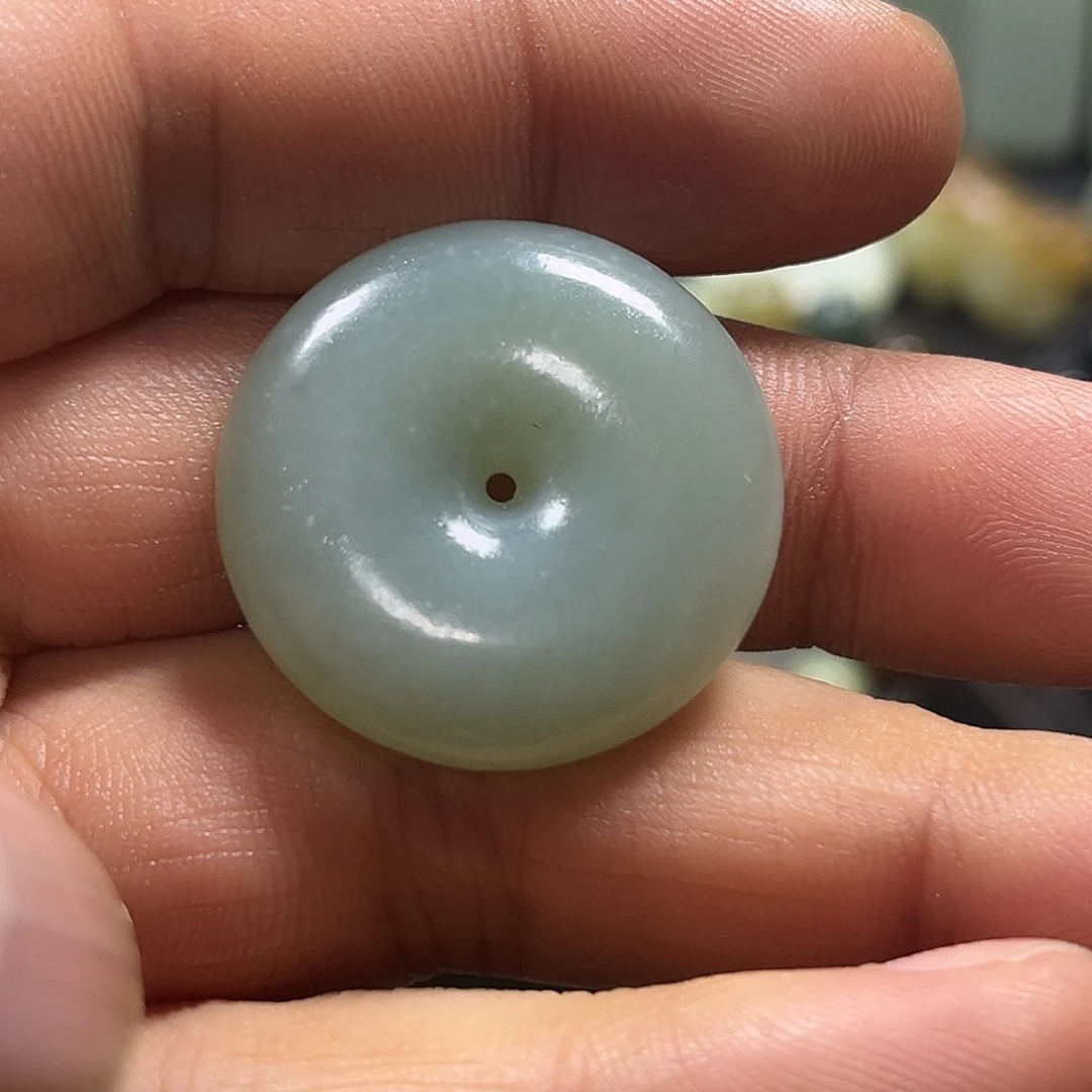 和田玉未镶嵌吊坠(不含链)福利品，不退换