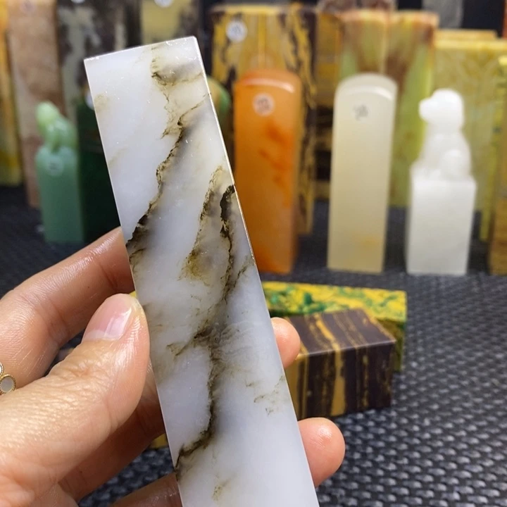 青田石记**记青田石印章石