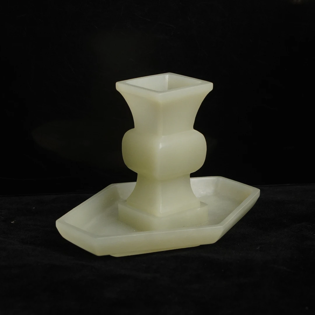 【清】白玉香插（高8cm宽10.5cm重137g）