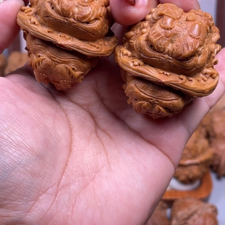 阿***狸蛤蟆头雕刻的金蟾