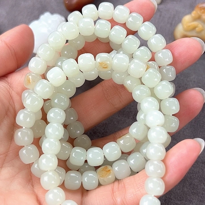 和田玉未镶嵌颈饰拍一发一随机发货