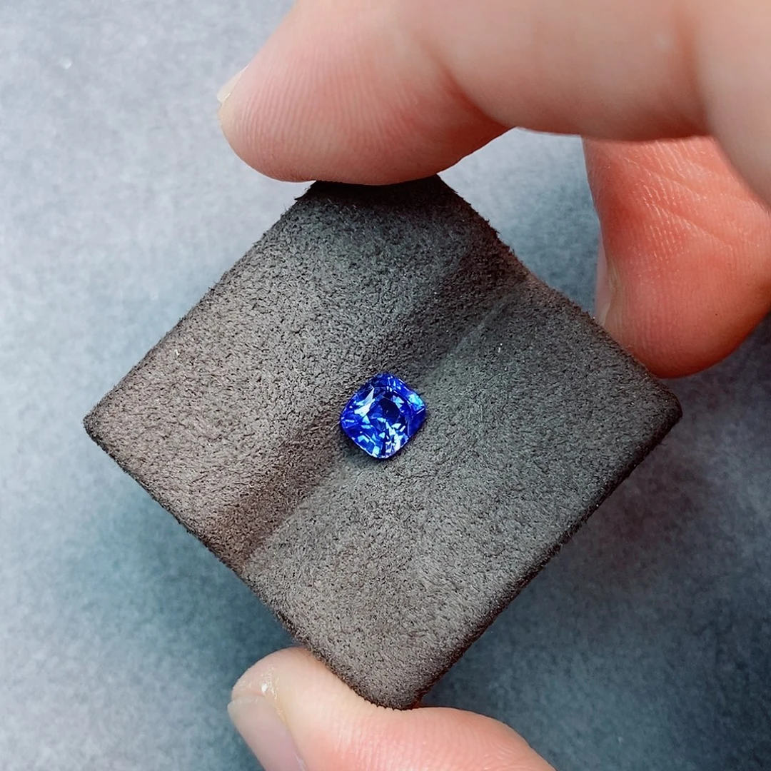 蓝宝石裸石1.1ct 矢车菊