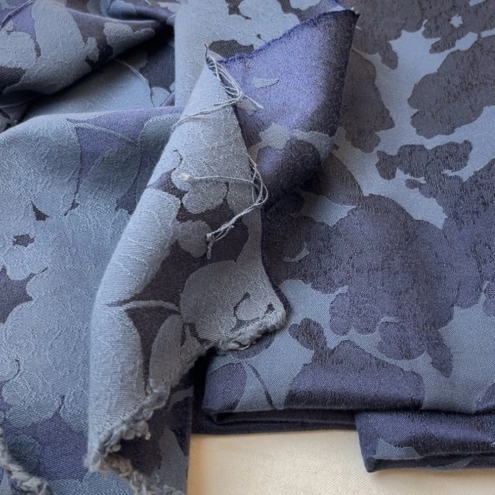 棉混纺藏蓝提花段1米