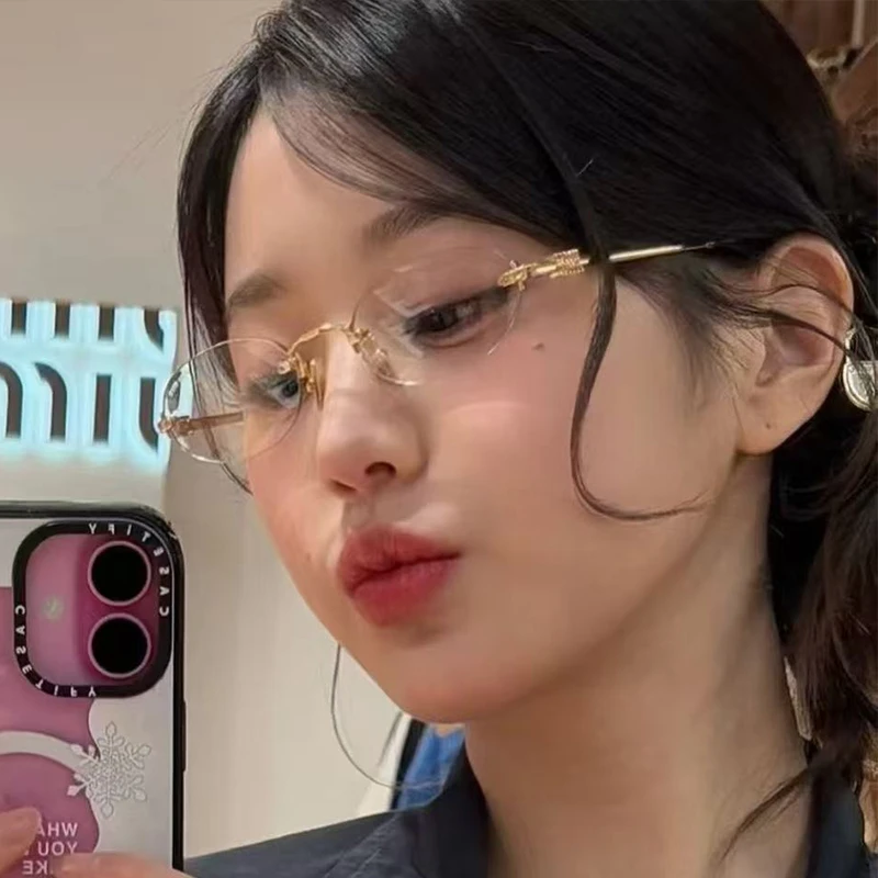 纯欲椭圆无框眼镜女潮网红近视眼镜框复古金丝超轻可配度数平光镜