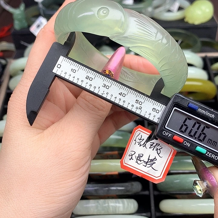 蛇纹石玉手镯未镶嵌568