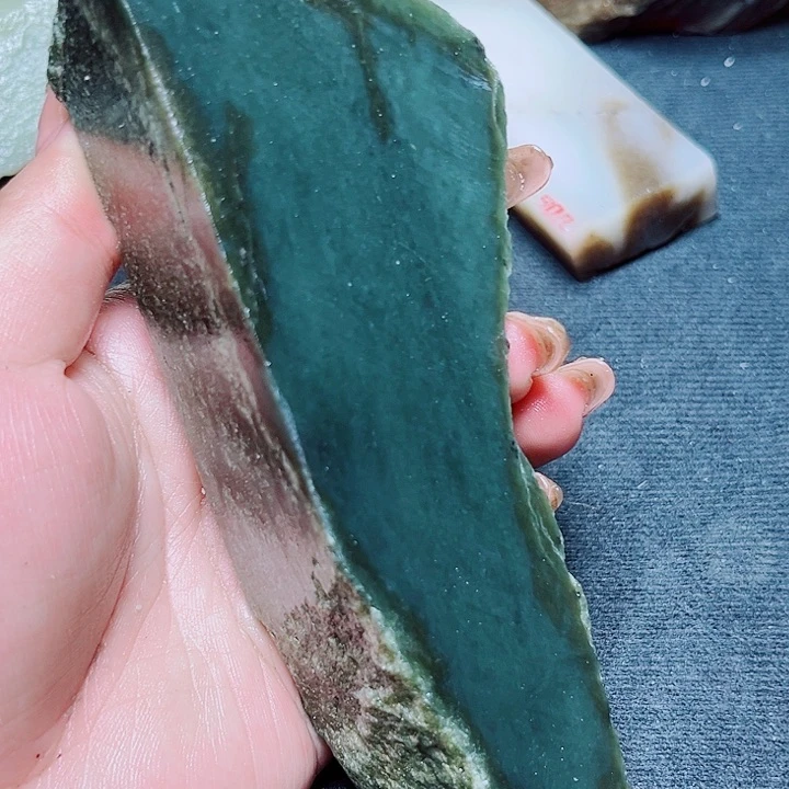 和田玉（糖玉）未镶嵌珠宝奇石