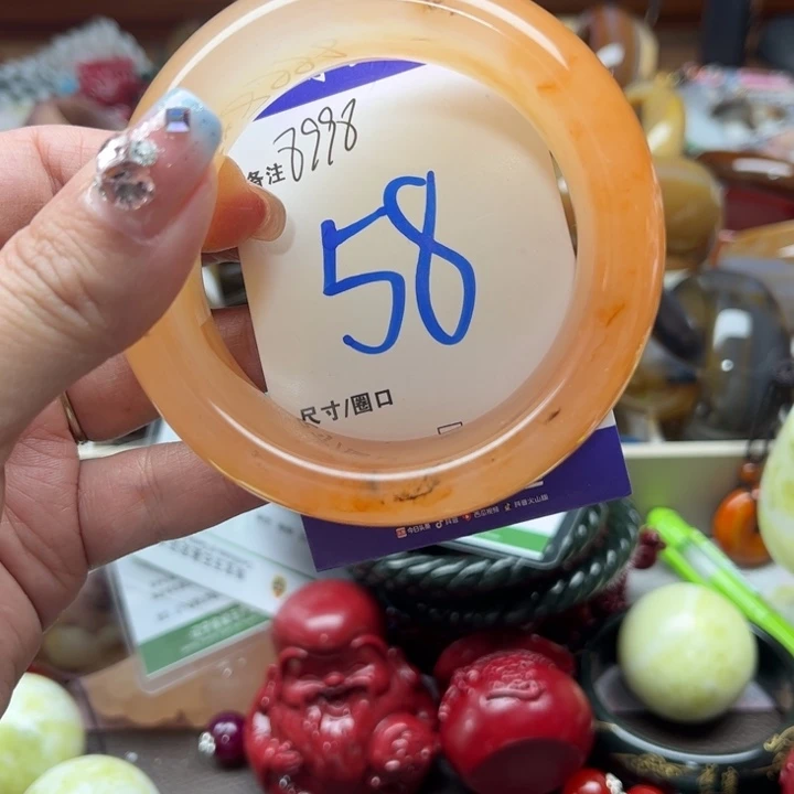 石英质玉颈饰未镶嵌