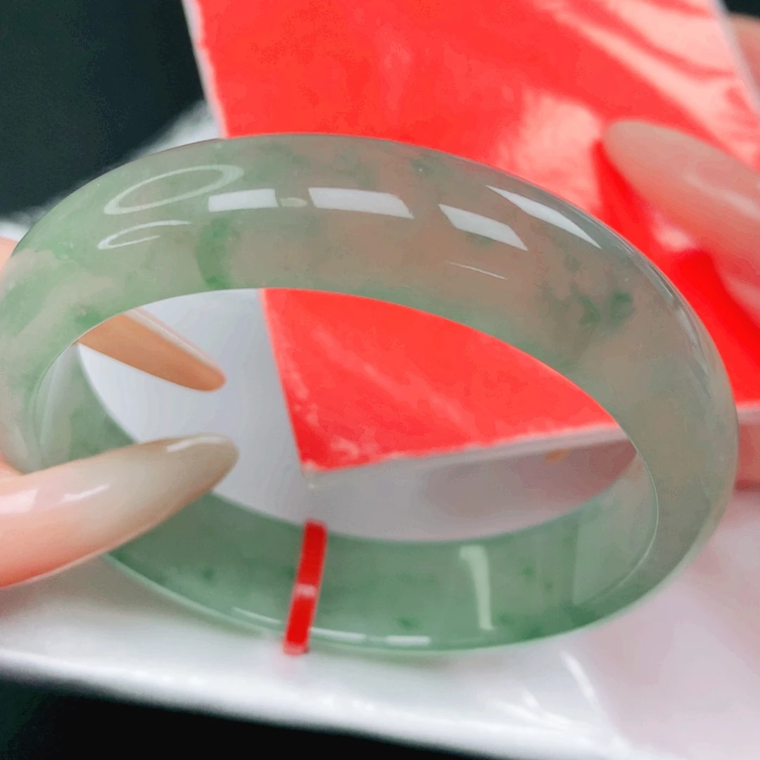 翡翠未镶嵌手镯55.56