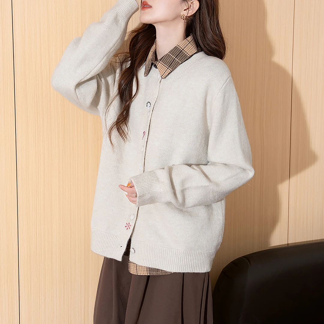 D1284   唐狮秋冬新款毛针织衫女门襟绣花设计圆领时尚开衫