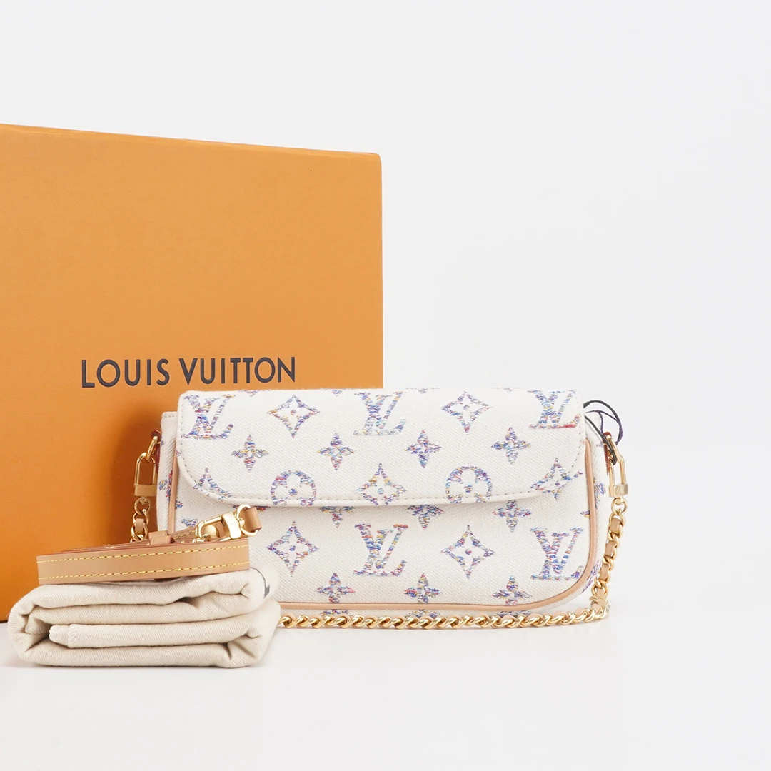 99新 LouisVuitton/路易威登 【白菜】 ivy航海斜挎包/BGK107310004