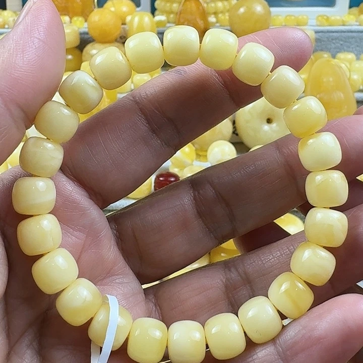 蜜蜡未镶嵌裸石35