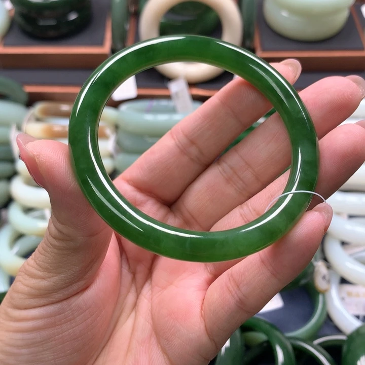 【闪购商品】未镶嵌手镯和田玉57