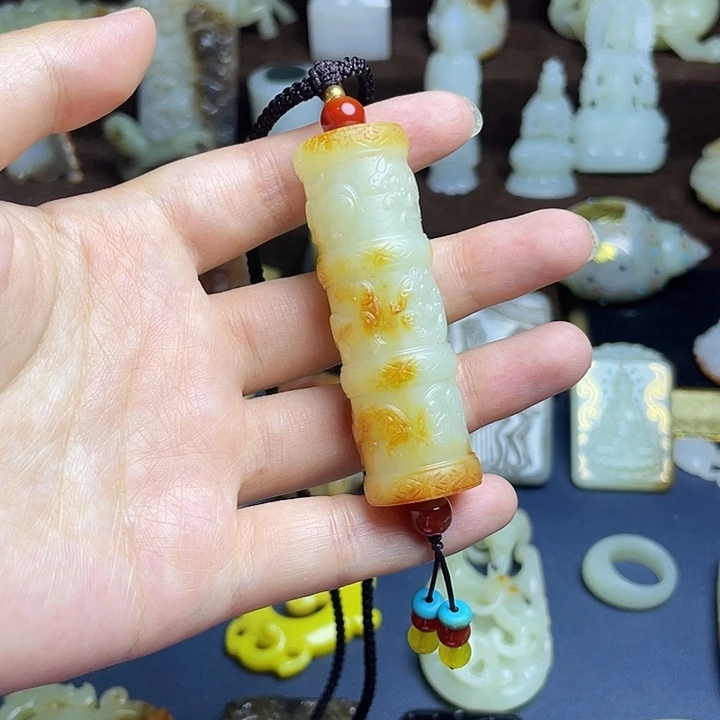洛***阳颈饰未镶嵌和田玉