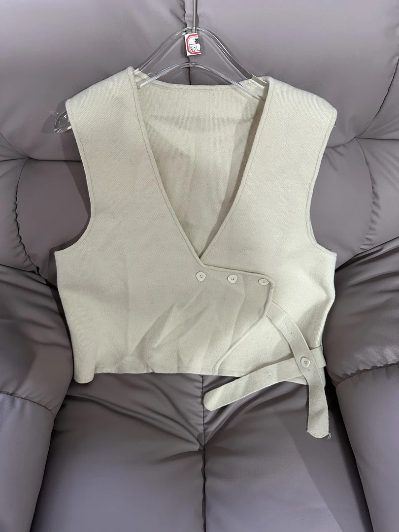 【宠粉浮力】高级感小众V领飘带针织马甲女小众无袖背心春 a069