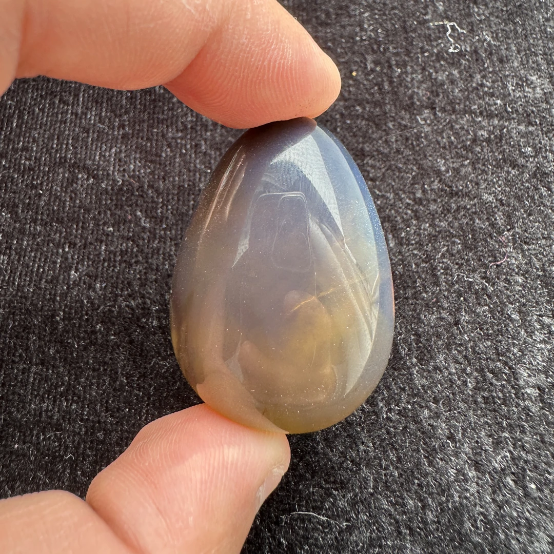 缅甸琥珀溶洞蜜蜡吊坠