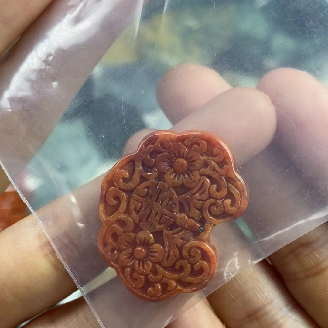 翡翠颈饰未镶嵌给****爱吊坠