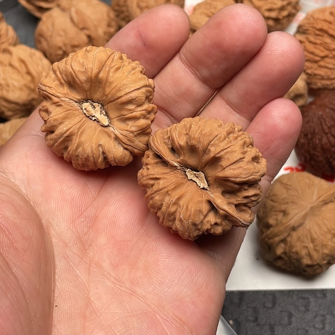 文玩核桃吊坠思**归凹底