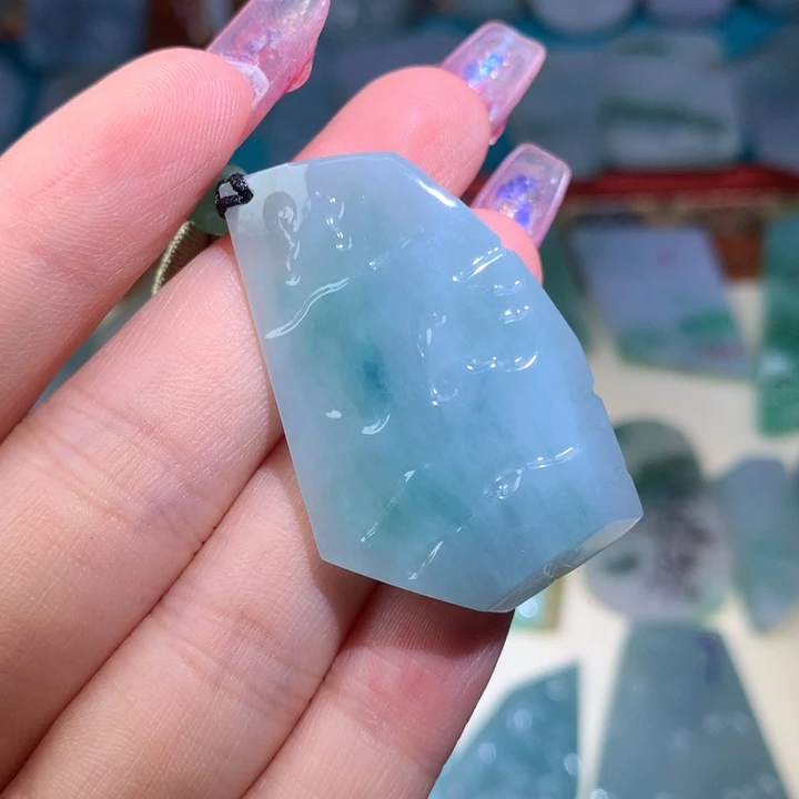 颈饰未镶嵌翡翠好