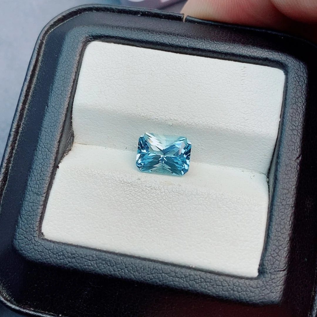 笔搁未镶嵌海蓝宝石2.32ct 圣玛利亚
