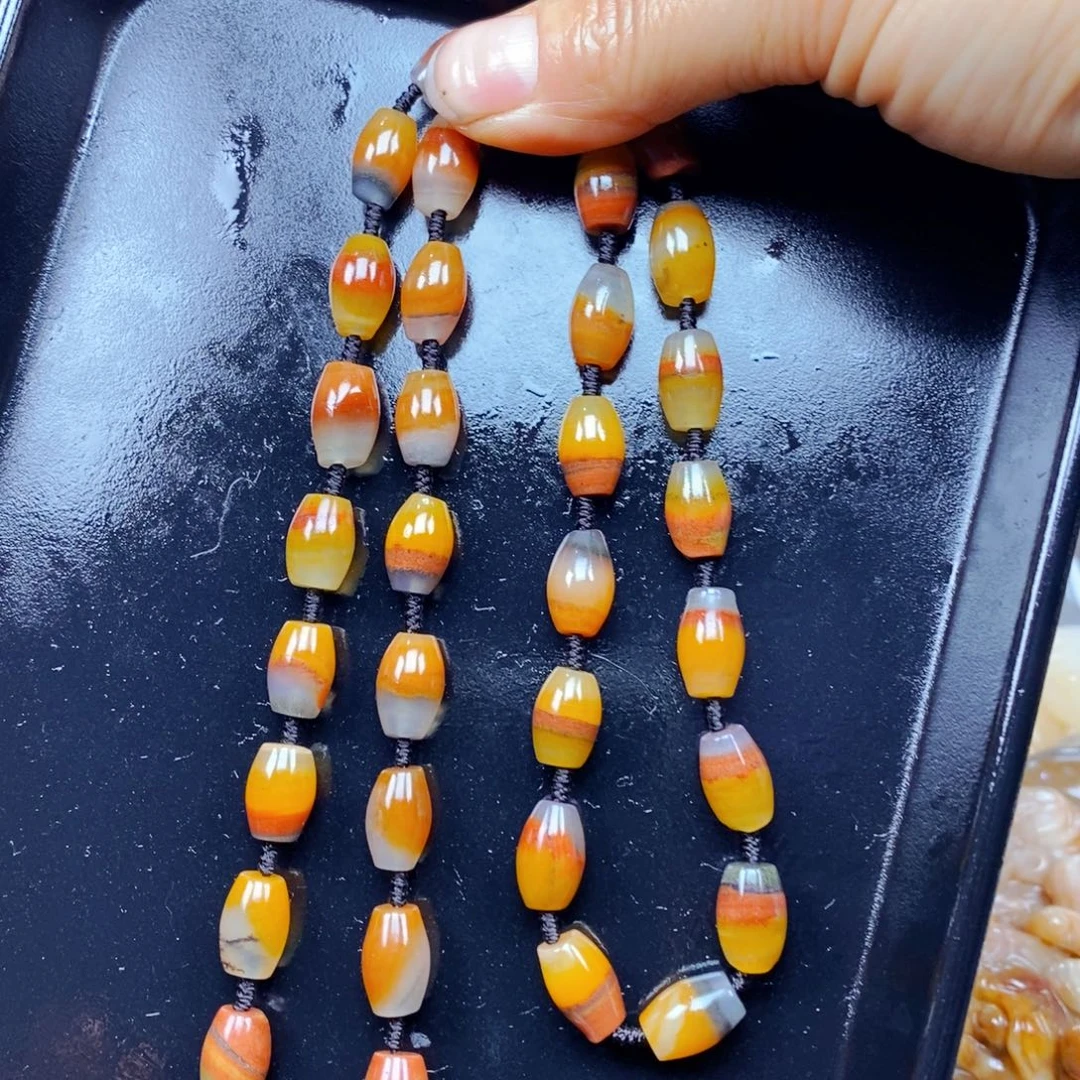 石英质玉（黄龙玉）未镶嵌颈饰