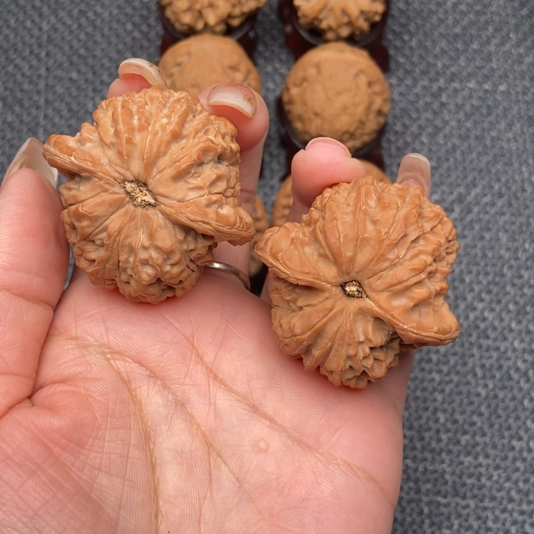 泳***钱吊坠文玩核桃血麒麟